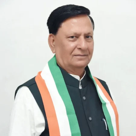 दुःखद: पूर्व कैबिनेट मंत्री और कांग्रेस के वरिष्ठ नेता हीरा सिंह बिष्ट का निधन