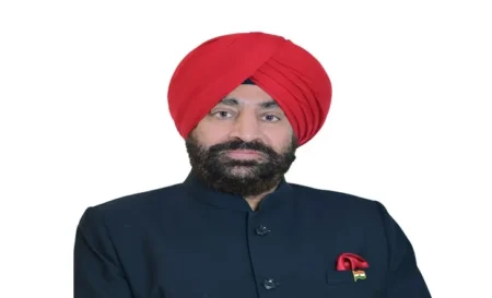 कारगिल विजय दिवस के अवसर पर राज्यपाल ने वीर शहीदों को दी श्रद्धांजलि।