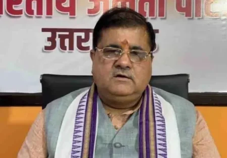 युवाओं पर टिप्पणी से बढ़ीं भाजपा की मुश्किलें? महेंद्र भट्ट के बयान पर बवाल