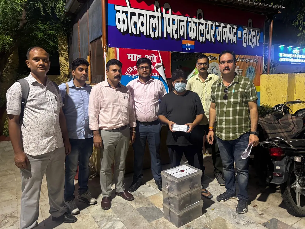 कॉस्मेटिक की दुकान में छिपा था नशे का साम्राज्य! STF ने दबोचा शातिर तस्कर, कोडीन-ट्रामाडोल की बड़ी बरामदगी