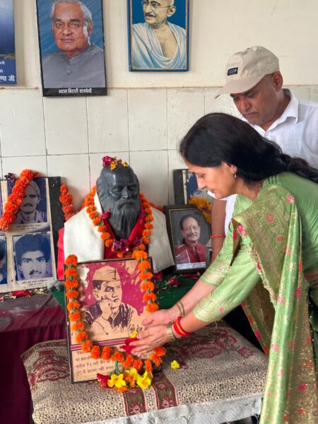 टिहरी जनक्रांति के नायक अमर शहीद देव सुमन को श्रद्धांजलि