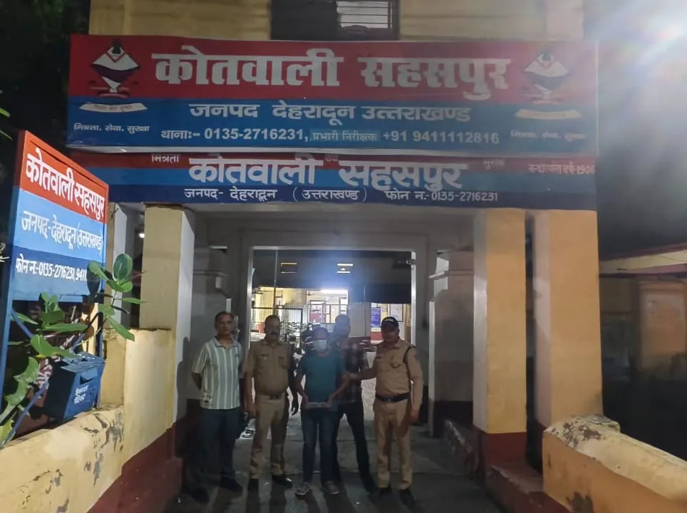 देहरादून: धर्मावाला में मेडिकल स्टोर पर STF की बड़ी कार्रवाई, ट्रामाडोल के 112 नशीले कैप्सूल बरामद, संचालक गिरफ्तार