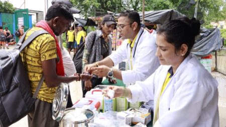 सुरक्षा, सेवा और समर्पण का संगम—SDRF ने शंकराचार्य चौक पर लगाया निःशुल्क चिकित्सा शिविर